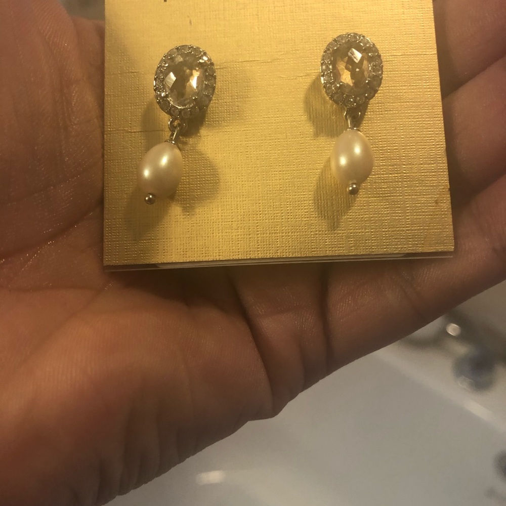 Monet Pearl & CZ EARRINGS-new, with tags - Picture 4 of 8